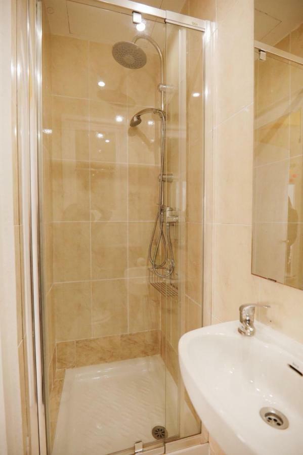 Amparito Apartment - Casc Antic ตาร์ราโกนา ภายนอก รูปภาพ